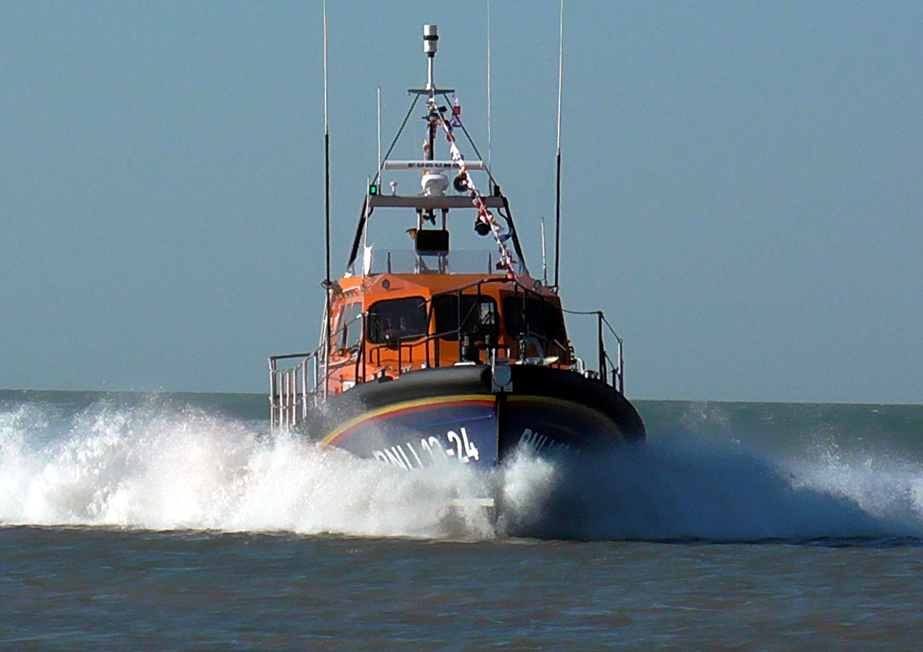 The BARBARA ANNE heads for the beach Credit RNLI David Forshaw