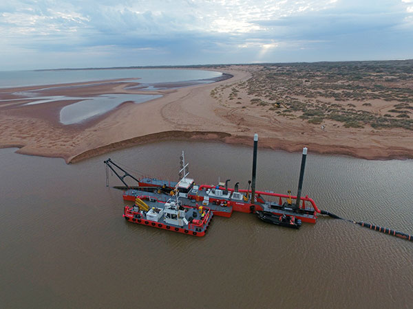 3 CSD500 Pilbara Sawfish and MuC1506 at work on The port Onslow project lowres