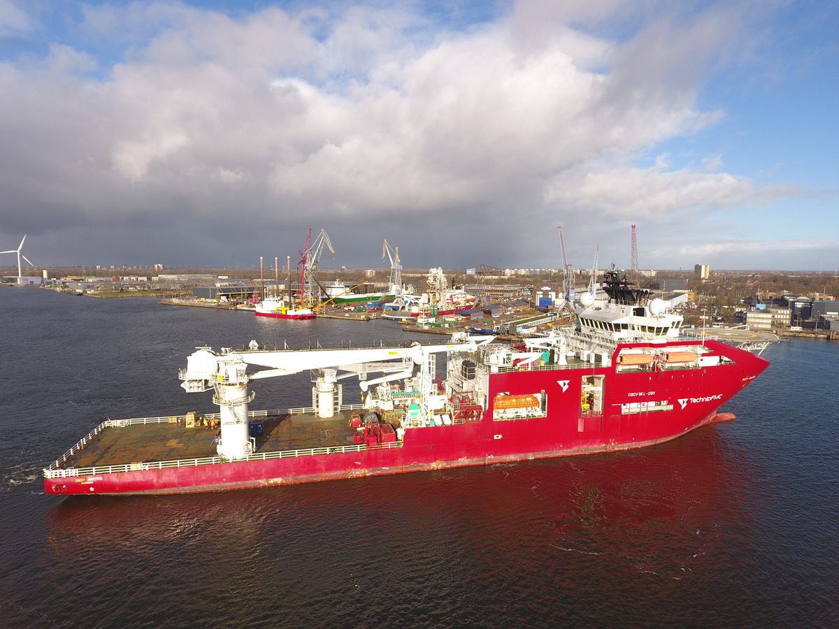 Deep Arctic at Damen Shiprepair Amsterdam 3 lowres