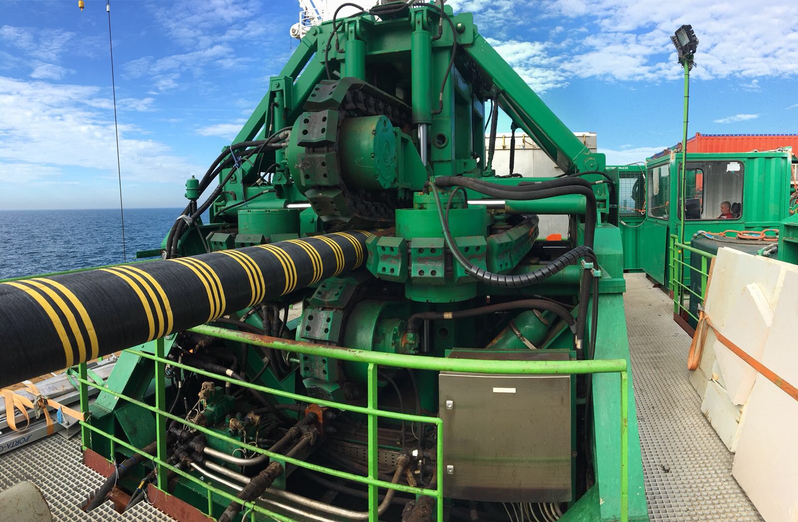 Sparrows tensioner handling cable for subsea installation2