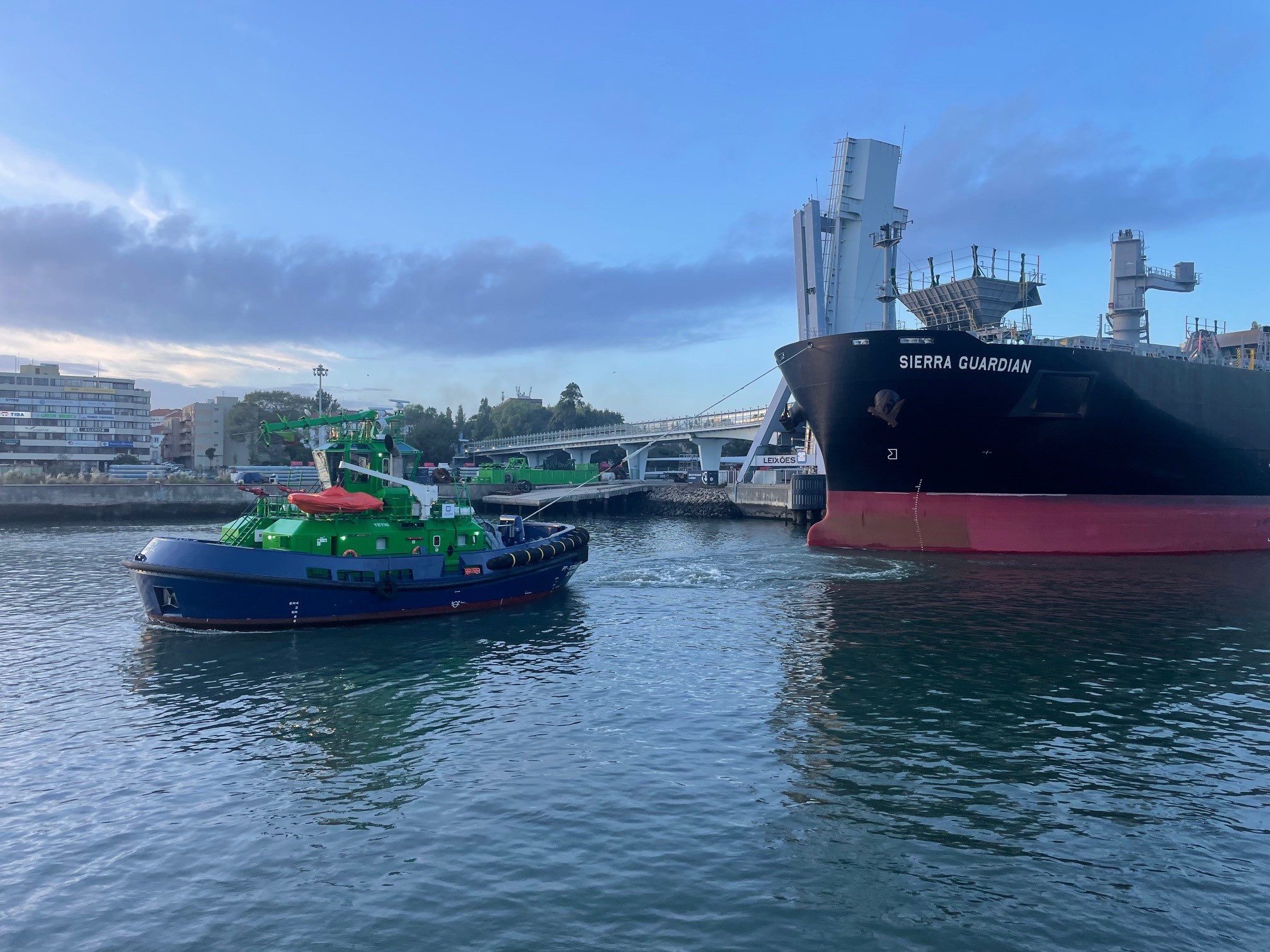 2 Damen RSD 2513 Tugs add to sustainable operations in Port of Leixões