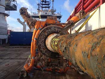 OIS-Wellhead-on-vessel