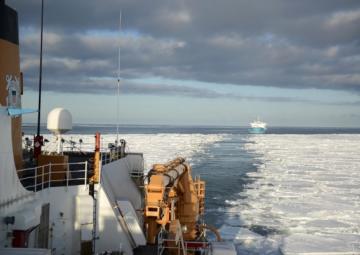 15USCG Icebreakers