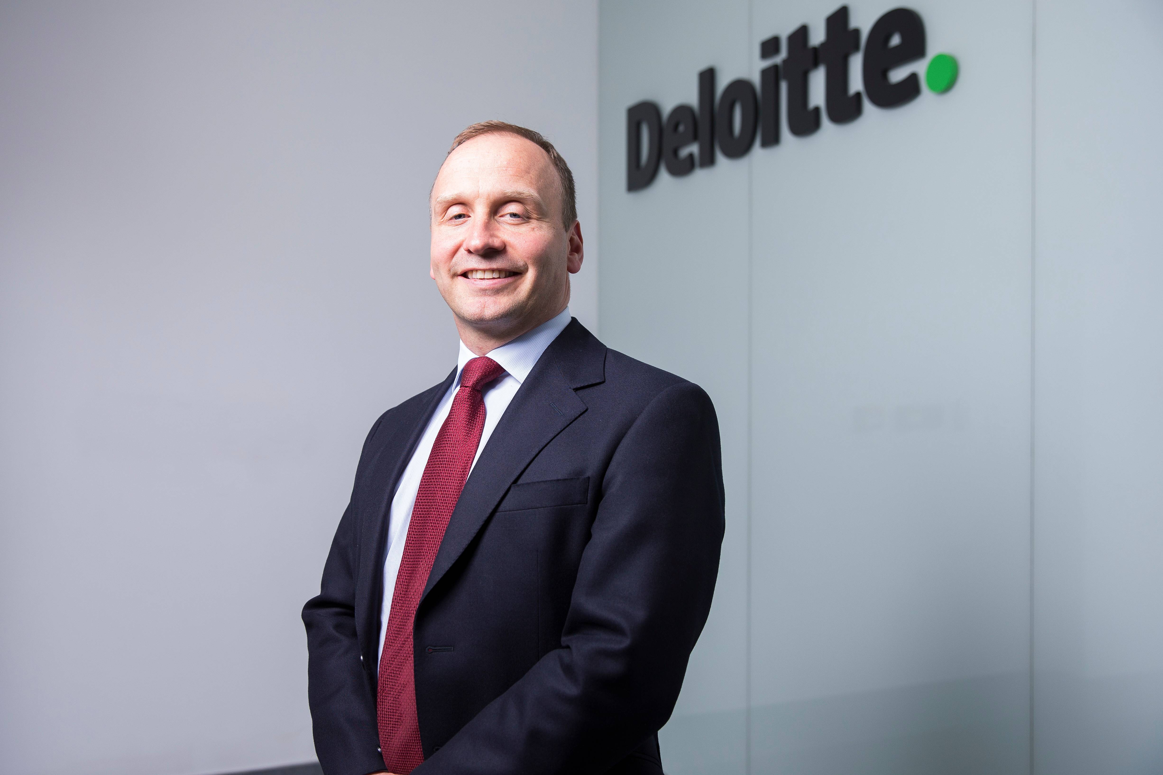 15Deloitte Graham Hollis