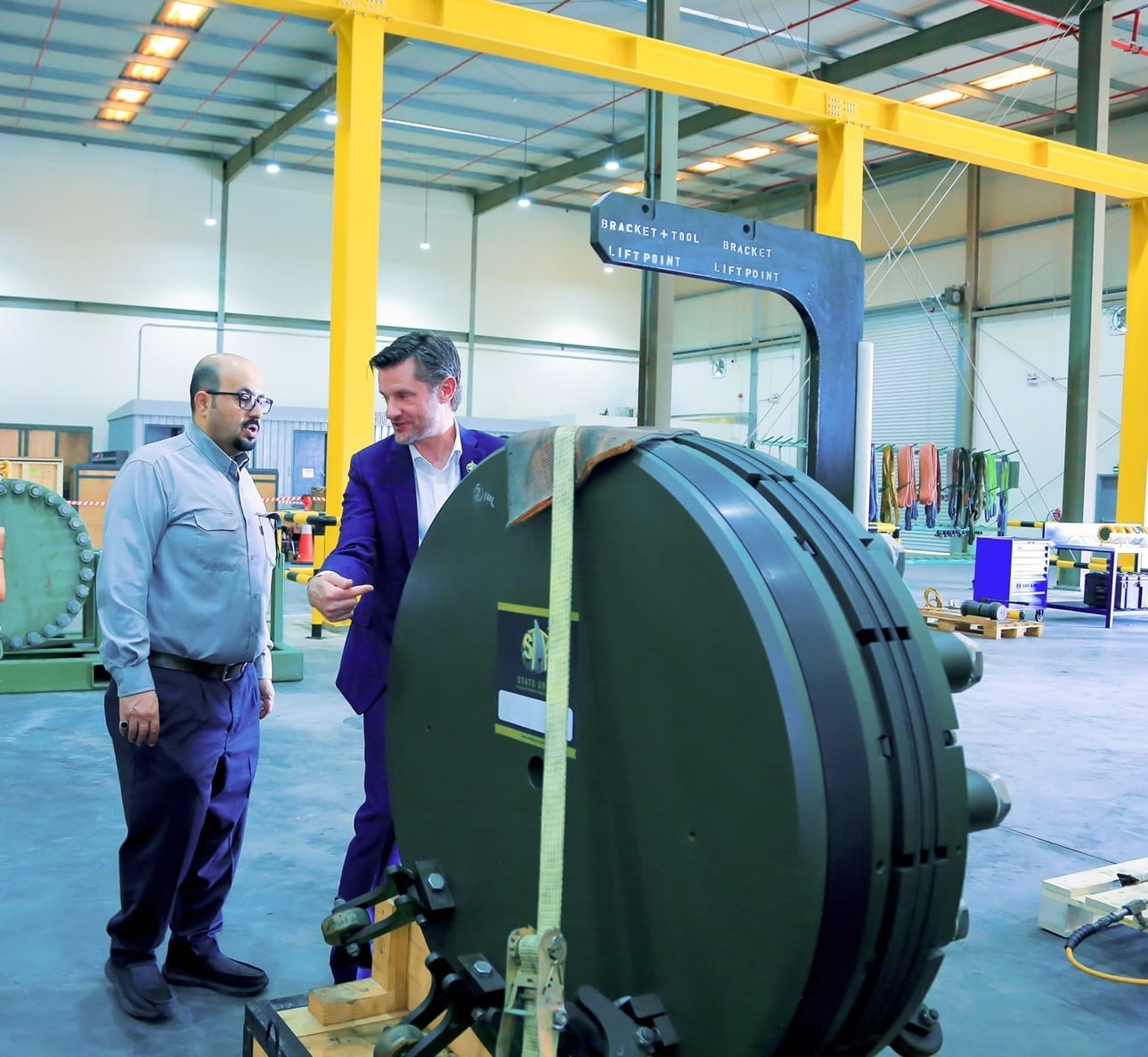 3 Stats Group Chief Executive Officer Stephen Rawlinson Right Discusses The 48 Suresafe Plug With A Clientjpg
