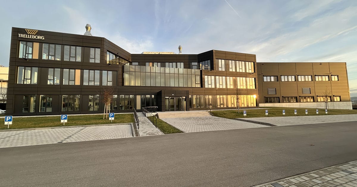 Trelleborg Sealing Solutions opens its advanced European Service Center in Gärtringen on April 27, 2026. The highly automated facility sets new benchmarks in service quality, efficiency and technology for European and global markets, providing customers with state-of-the-art supply chain logistics.