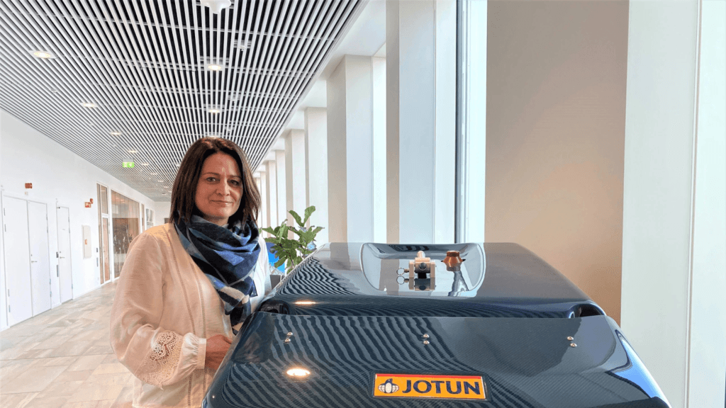 Jotun’s Hull Skating Solutions Verified by DNV 1 Helle Vines Ertsås, Global Category Manager For Hss At Jotun With The Hull Skater.