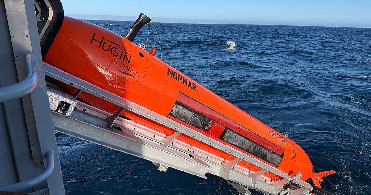 This advanced AUV can operate at depths of up to 6000 meters, collecting high-resolution data.