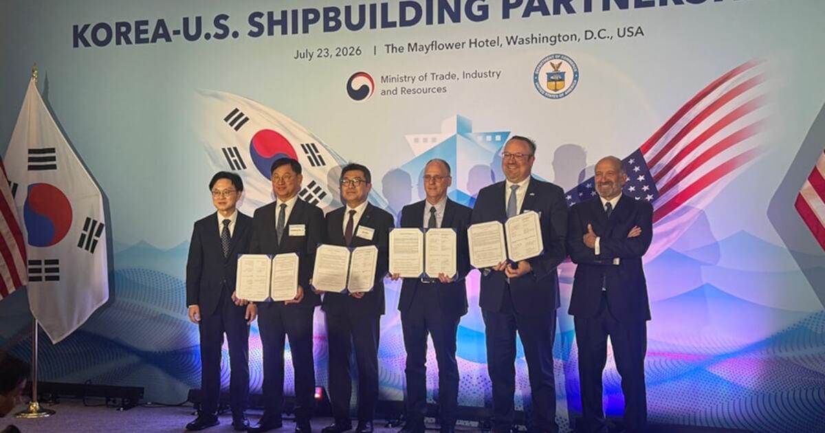 L-R : Kim Jung-Kwan, Republic of Korea Minister of Trade, Industry and Energy; Yoonjong Chun, Korea Institute for Advancement of Technology President; Jin Kim, Korea Research Institute of Ships & Ocean Engineering Vice President; Rodney Bowersox, Texas A&M University Senior Associate Dean for Research, College of Engineering; Patrick Ryan, ABS Senior Vice President and Chief Technology Officer; and Howard Lutnick, US Secretary of Commerce.
