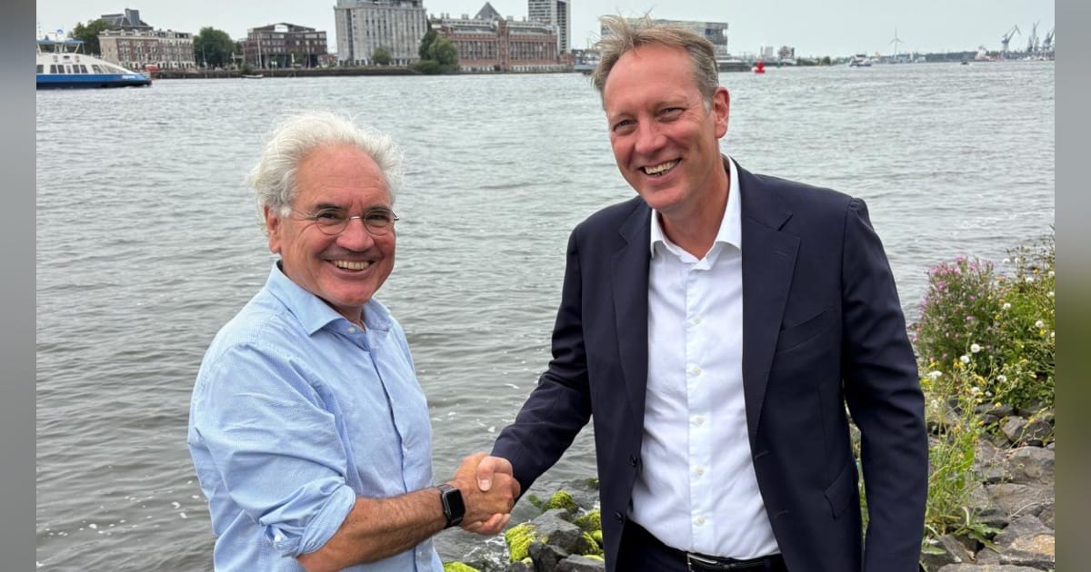 Govert Meijer, CEO of GBM Works (left) and Frank Koopman, Managing Director at CAPE Holland. (Credit: CAPE Holland/GBM Works)